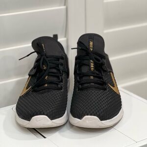 EUC Women Nike Sneakers Black & Gold Sz 8 1/2